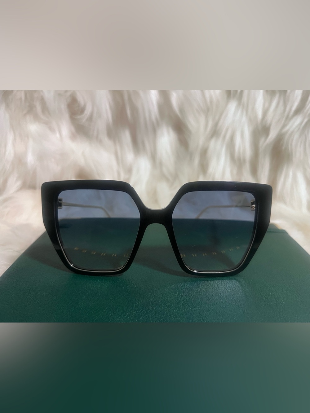 AUTHENTIC - Fendi Havana Sunglasses - Black - Excellent Condition